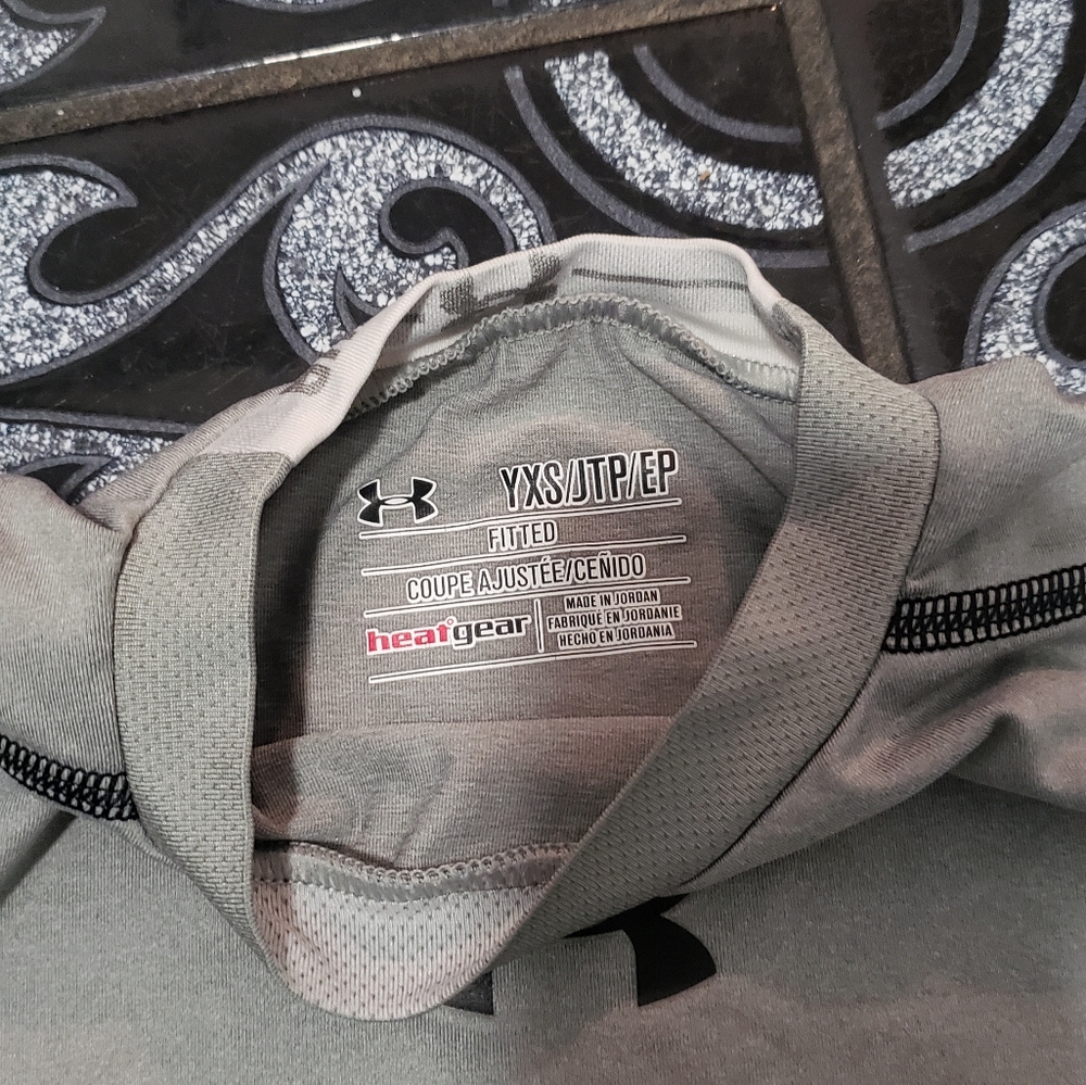 Kids Underarmour Heat Gear shirt